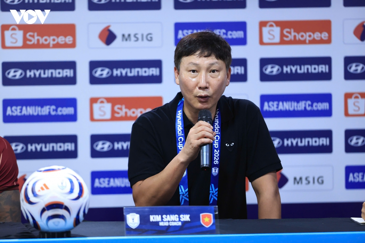 HLV Kim Sang-sik hạ quyết tâm cùng bóng đá Việt Nam bùng nổ | OK9 3 HLV Kim Sang-sik hạ quyết tâm cùng bóng đá Việt Nam bùng nổ | OK9